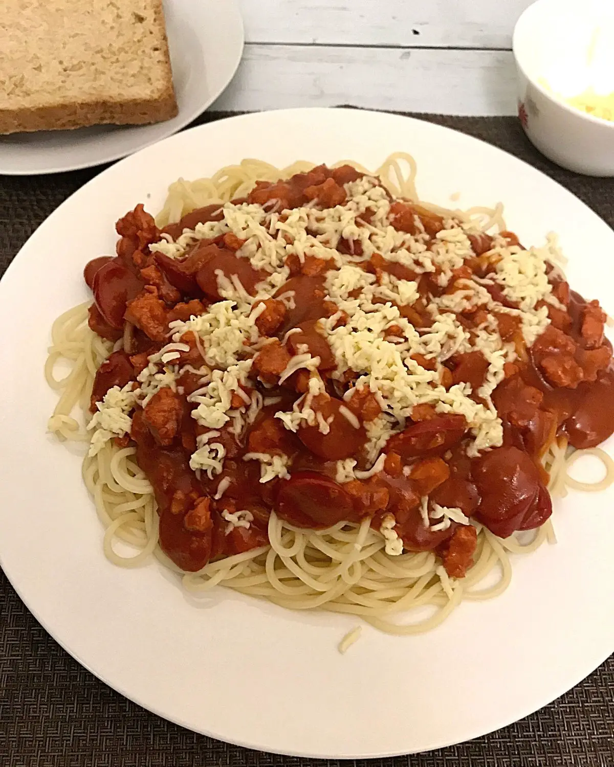 filipino spaghetti served in white plate